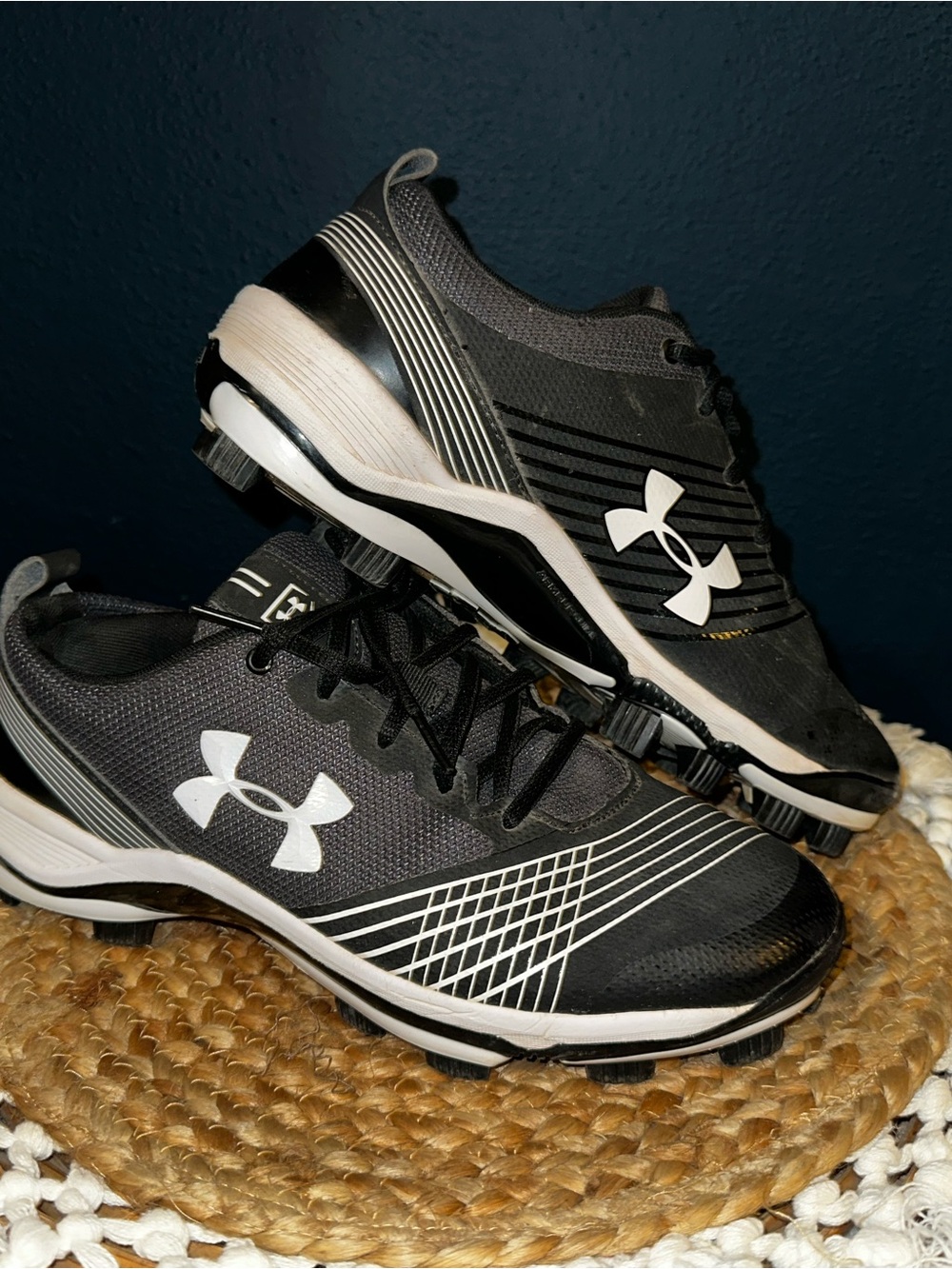 Under Armour Women's Glyde TPU Softball Cleats- Size 9.5